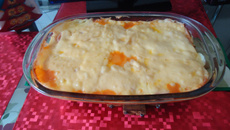 Escondido de frango com purê de batatas