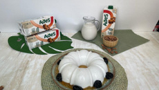 Manjar de coco com ameixas