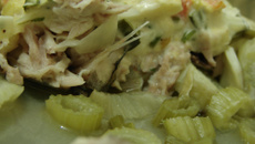 Peixe espalmado com legumes