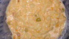 Macarrão com frango na panela de pressão