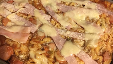 Macaronada ao molho de hot-dog no forno