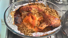 Capa de filé recheada com bacon e mussarela ao molho de ervas finas