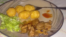 Bolinha de batata com queijo