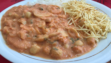 Strogonoff vegano de grão de bico e palmito