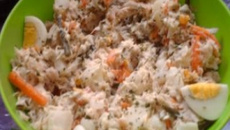 Salada de peixe com creme de ervas