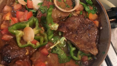 Bife de fígado acebolado