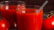 Suco de tomate natural