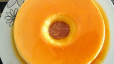 Pudim de leite condensado com queijo