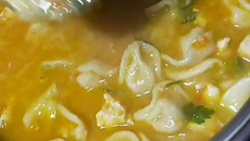 Sopa de capeletti do Lucas