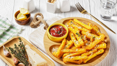 Polenta frita com queijo