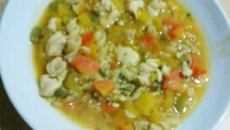 Sopa de frango com legumes