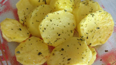 Salada de batata fácil de microondas da Rosi