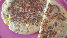 Pão de queijo de frigideira fácil rápido e gostoso