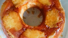 Bolo de abacaxi caramelizado