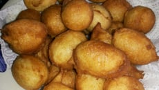 Bolinho de chuva muito simples e gostoso