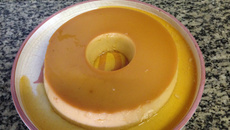 Pudim de coco e chocolate branco