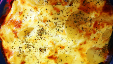 Peito de frango ao creme de cebola