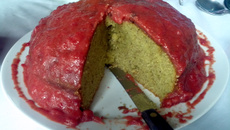 Bolo doce de alface e maçã com casca