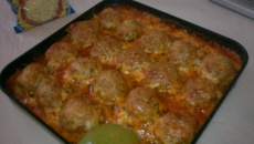 Almôndegas à moda Árabe gratinadas