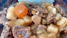 Carne de panela com batata-doce