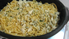 Macarrão alho e óleo à moda da casa