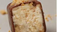 Bombom de sorvete de paçoca