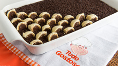 Pavê de creme de avelã e bombom