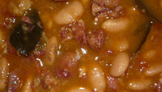 Feijão branco com carne seca (charque)