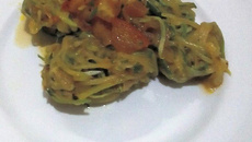 Espaguete de abobrinha com curry