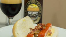 Cachorro quente bêbado com molho philadelphia