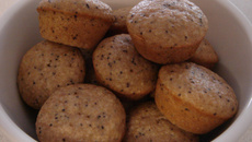Mini Muffins de Limão com Semente de Papoula