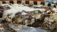 Pavê irresistível de Bis e sorvete