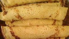 Panqueca de arroz com recheio de carne moída