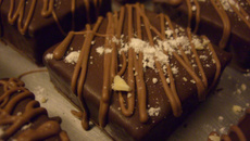 Pão de mel coberto com chocolate