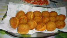 Ovos recheados à milanesa delicioso