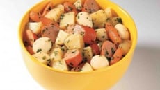 Salada de batata e salsicha