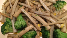 Raiz de bardana refogado