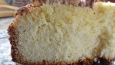 Bolo super fácil e poucos ingredientes