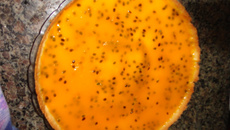 Torta delícia gelada de maracujá