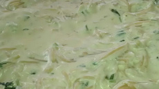 Macarrão acompanhado de um molho delicioso