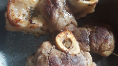 Pernil suíno com ervas