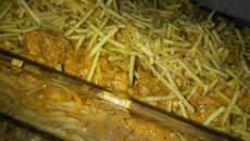 Macarrão ao estrogonofe de carne moída