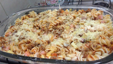 Macarrão cremoso ao forno