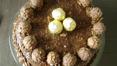 Bolo de Ferrero Rocher