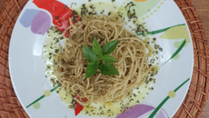 Espaguete ao pesto