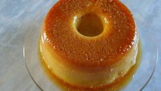 Pudim de leite com coco