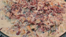 Macarrão aos 4 queijos e bacon