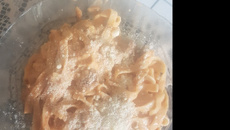 Macarrão ao molho e creme de leite