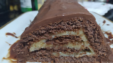 Rocambole de chocolate gelado