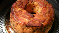 Bolo delicioso de frango com bacon